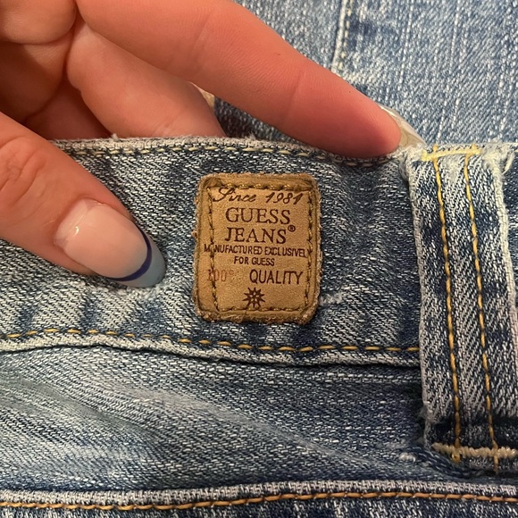 Y2K Guess Low-Rise Flared Jeans - Picture 6 of 7